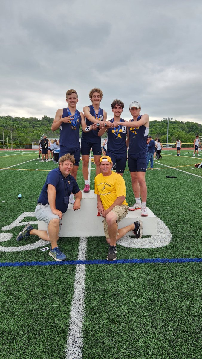 So proud of these guys!!! 2nd in the 4x400 by a margin of .06 seconds and .44 seconds off of the school record @vthsathletics @VernonTwpSD @dailyrecordspts @NJHSports