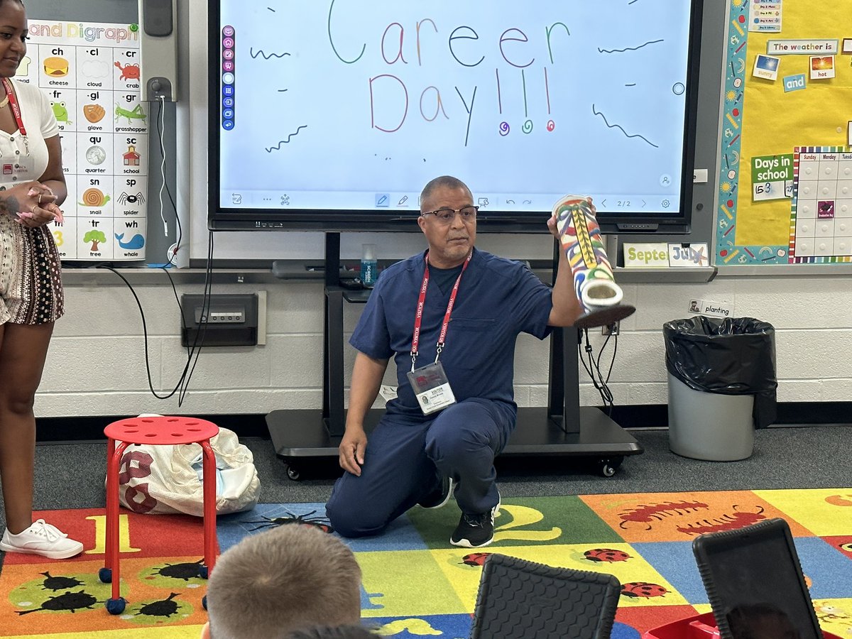 SLacorbiniere's tweet photo. Career day at @SwansCreekES was so much fun! Thank you to our amazing counselors @_CounselorSCES @ItzMrAOutchea for making it happen! https://t.co/txAxkUek7v