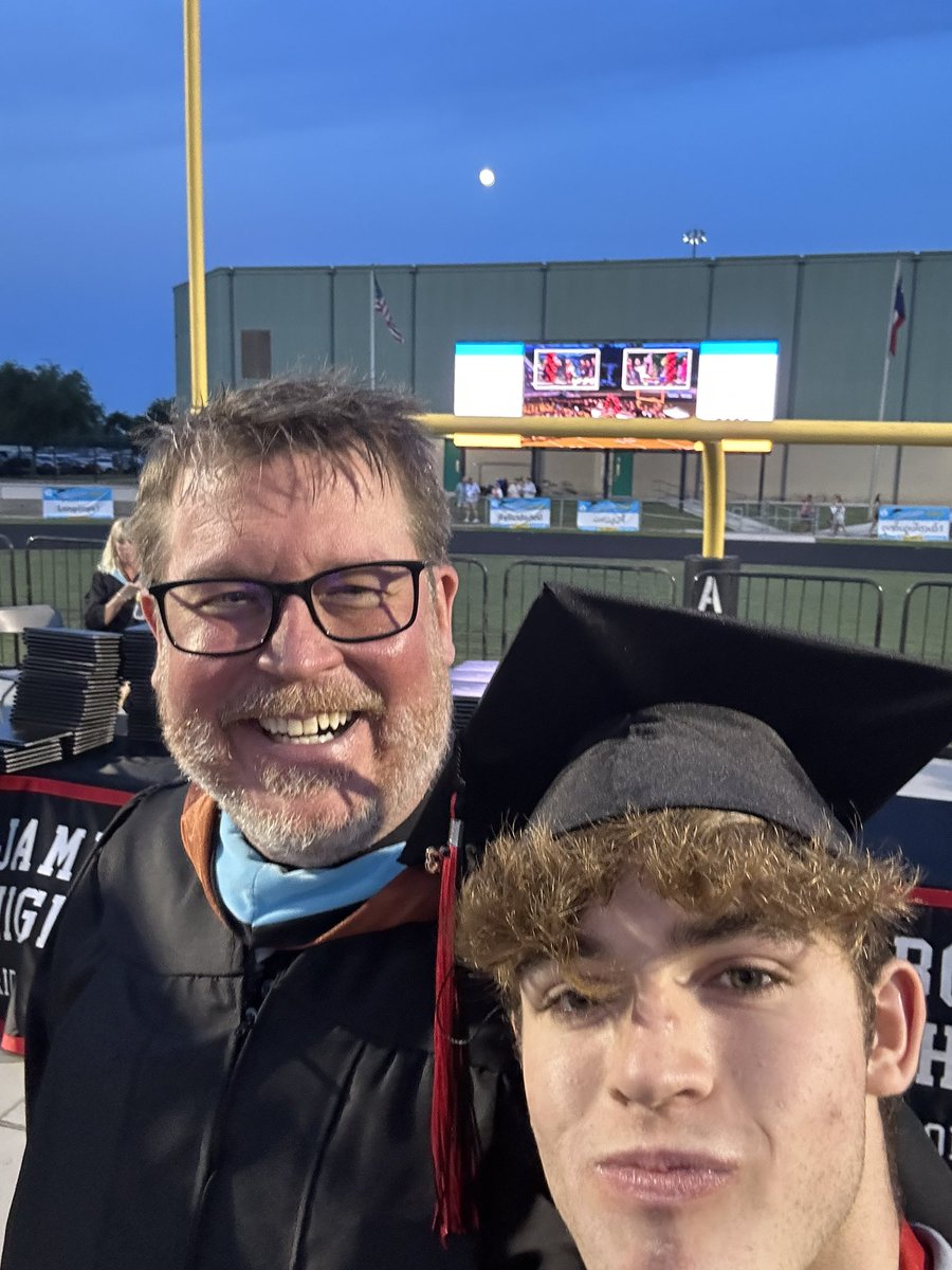 @robinson_mark_a what a great leader and sport you showed yourself to be with this selfie on the stage last night. Many thanks for your service to our students ❤️🖤 #bowiepride #prideinperformance