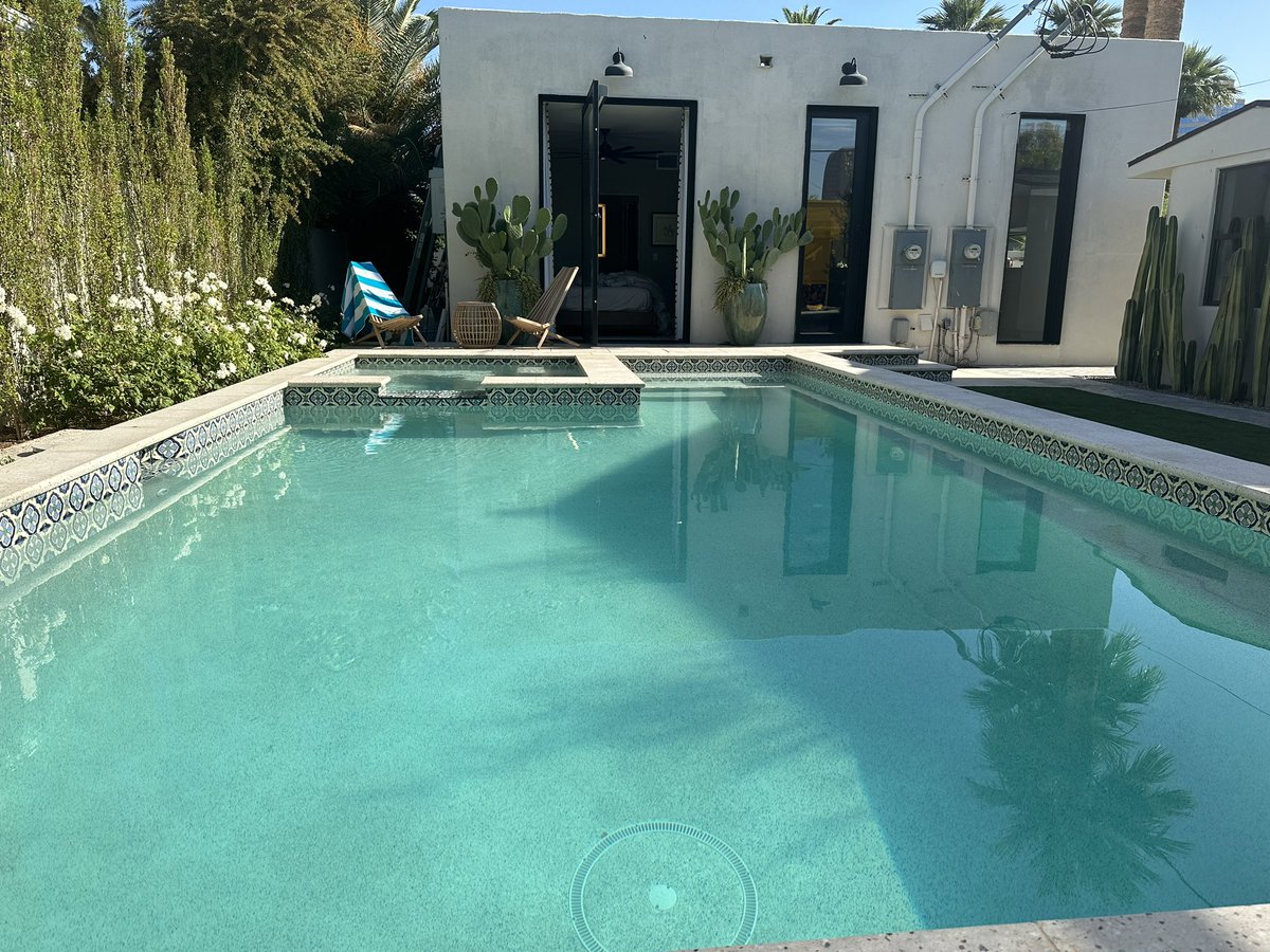 Why hasn’t anyone told me about Phoenix?!

Anyone want to go in on a property and recreate this air b n b I’m staying at? 😄