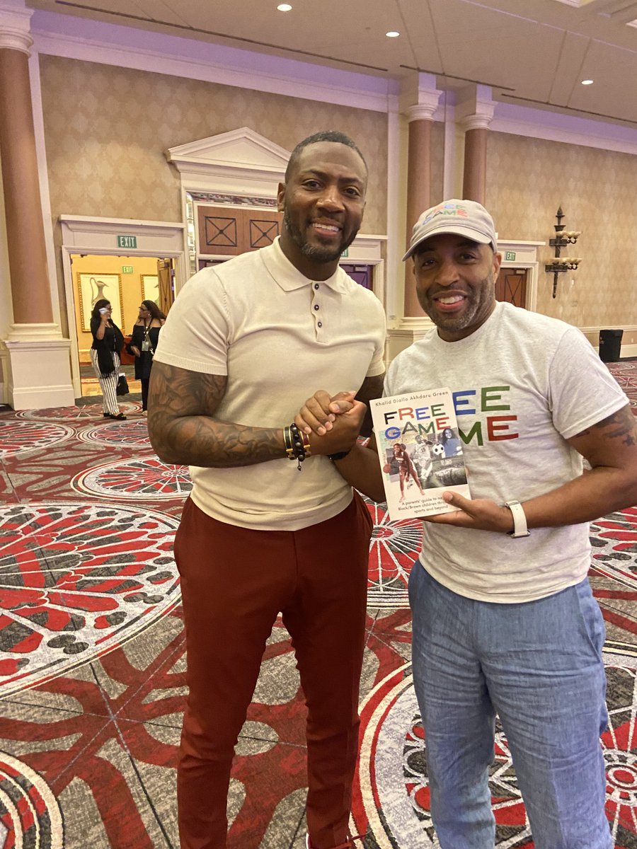 Khaleads_77's tweet image. Good meeting the brother #ryanclark ⁦@espn⁩ ⁦@WeAreABIS⁩ #lasvegas