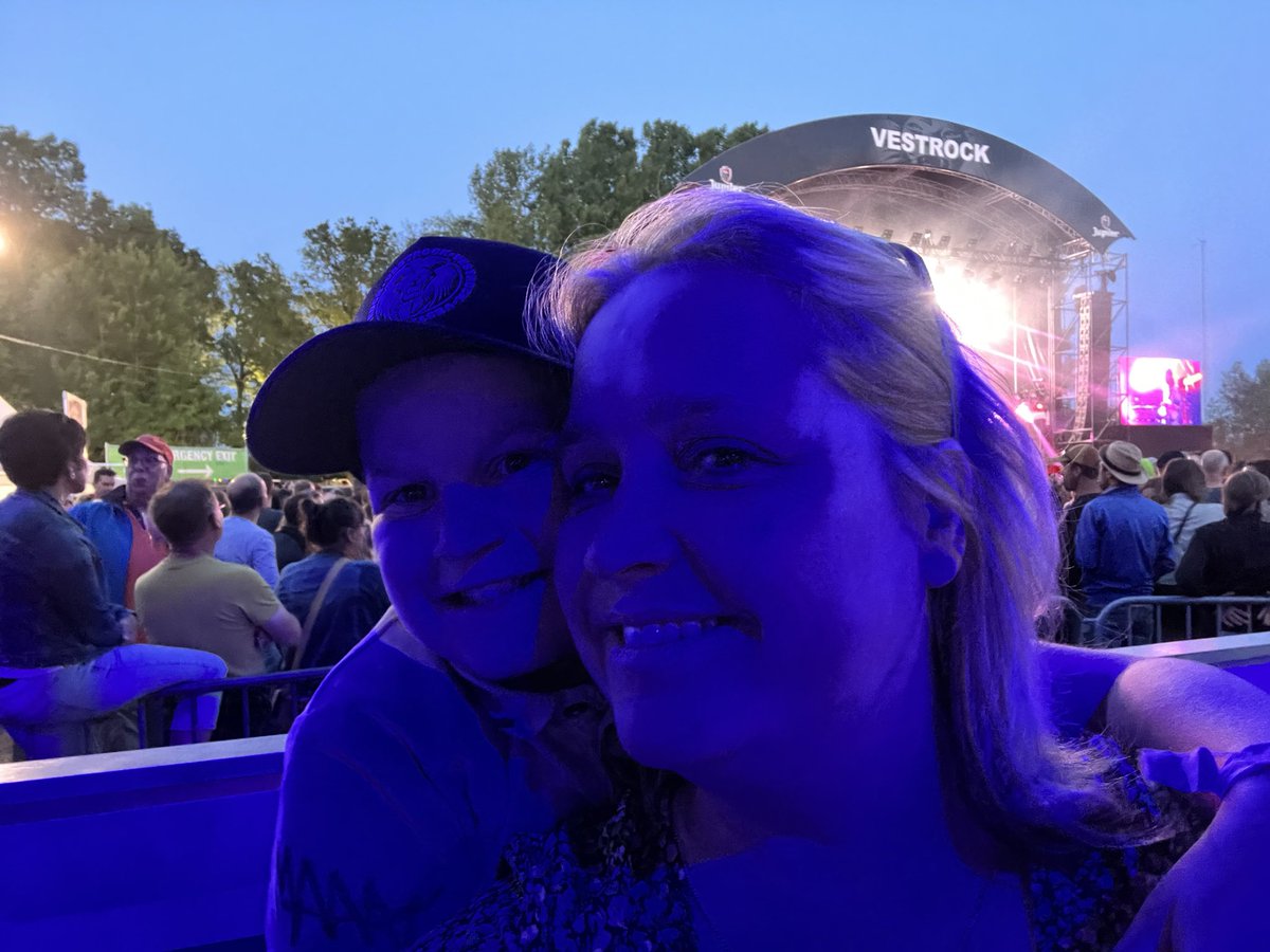 Drie mannetjes zijn “festivalgangers in opleiding”. Met volle teugen genoten van <a href="/VESTROCK/">VESTROCK</a>!