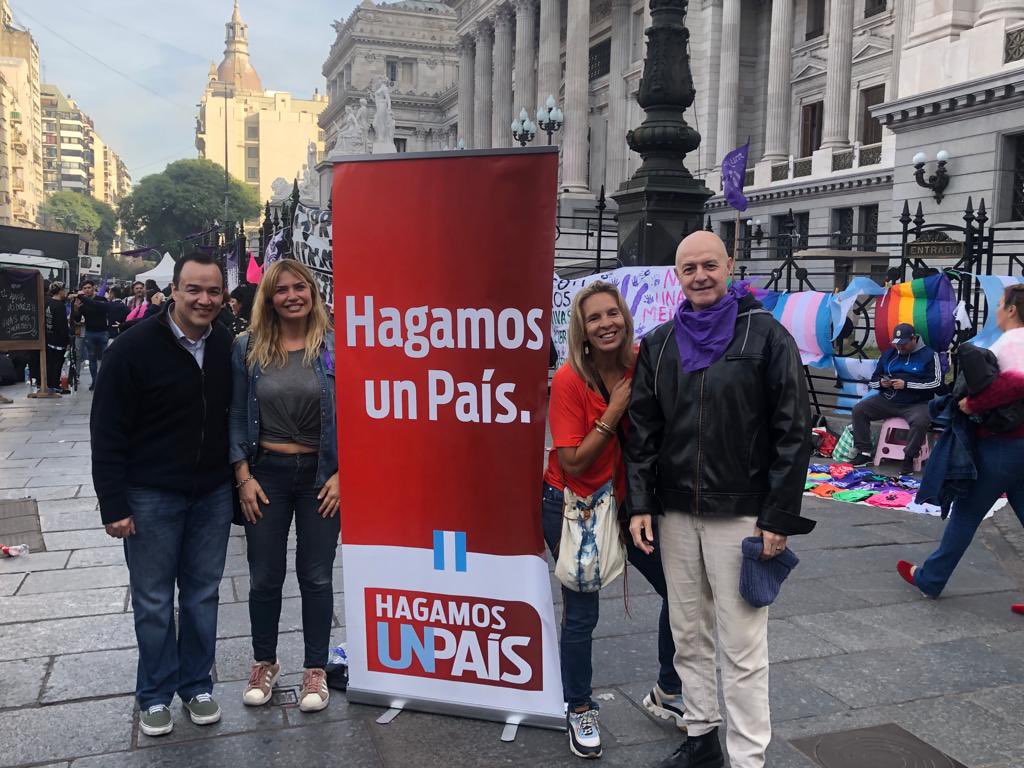 marielaflocco's tweet photo. Hoy a 8 años de la primera marcha, salimos a las calles y nos movilizamos por la misma causa #NiUnaMenos 
Basta de violencia ! https://t.co/sRdYJxaCWp