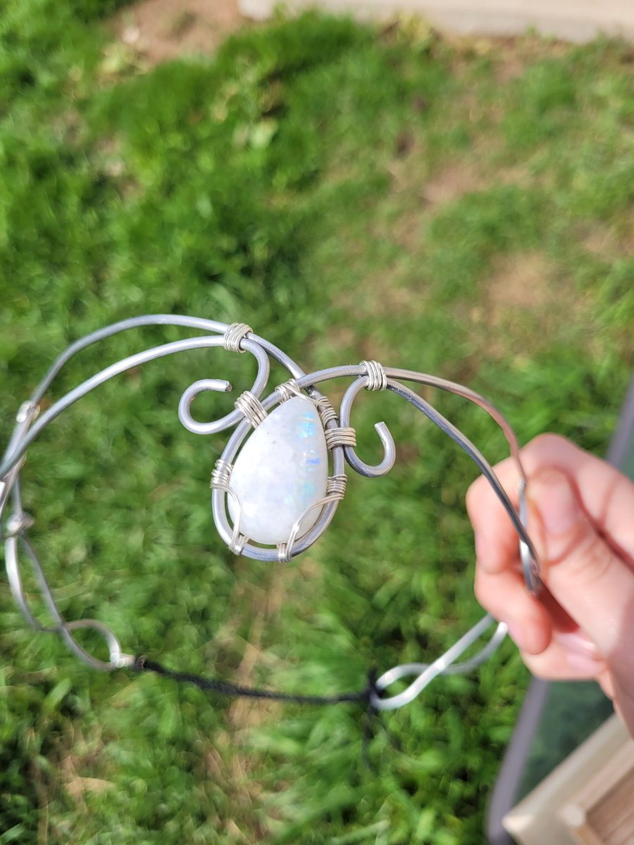 ArcaneAuras's tweet photo. Feeling a little Elvish today? Getting ready for #renfaire? Check my etsy 😊 https://t.co/H94VRDZeoY

#etsy #handmadejewelry #circlet #tiara #armcuff #armband #moonstone #amethyst #fantasy #Zelda    #princess #elf https://t.co/jscWx941oO
