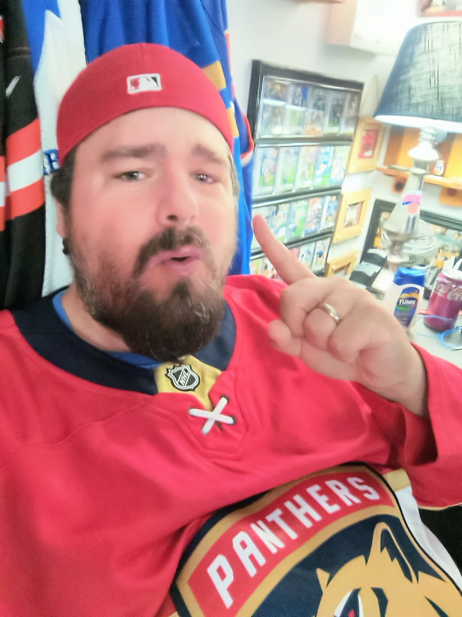 53Vander's tweet image. Getting ready to watch Game 1 and listen to @DougPlagens &amp;amp; @LindsayBHockey on the call 😎

Go Cats!!!!
#TimeToHunt 
#WorldFamousTwitterSegment