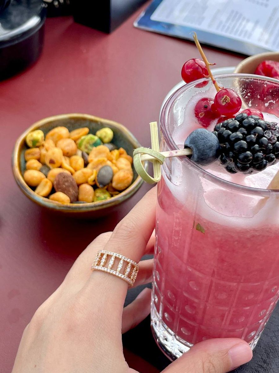 TeganND35's tweet image. It was a very good day to have fun with my friends and eat bread 
#WithFriend #EatBread #Happiness