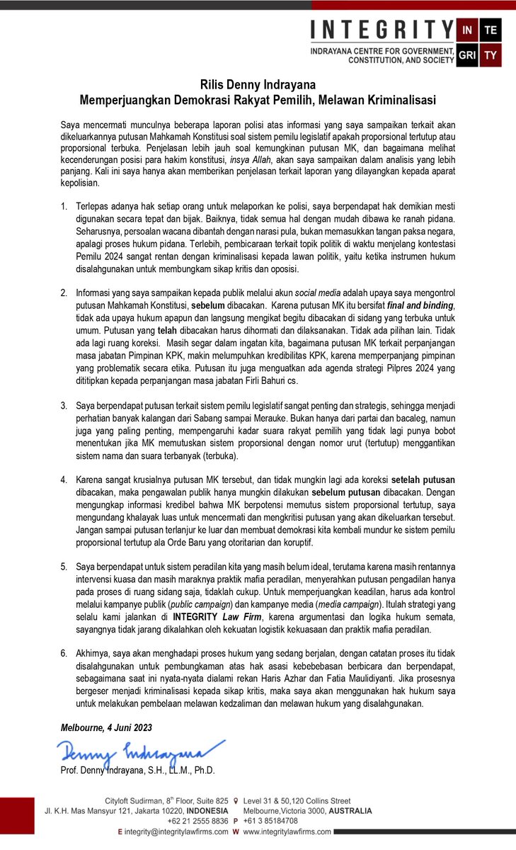 Rilis Denny Indrayana
Memperjuangkan Demokrasi Rakyat Pemilih, Melawan Kriminalisasi

Saya mencermati munculnya beberapa laporan polisi atas informasi yang saya sampaikan terkait akan 
dikeluarkannya putusan Mahkamah Konstitusi soal sistem pemilu legislatif apakah proporsional