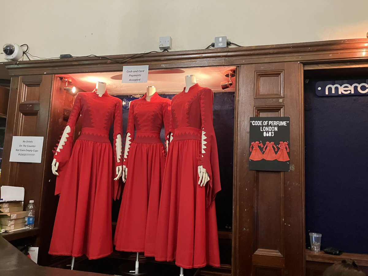 AknPfm's tweet image. 物販横に何気なく飾ってあったこれ、作りが凝っていて可愛かったの！どなた作？？

#CODEOFPERFUME