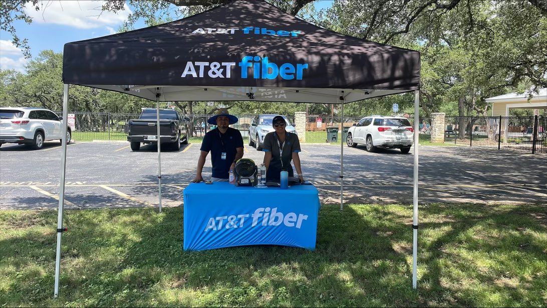 The SA Fiber Hunters just don’t stop! They are making sure everyone knows about #attfiber ! @StxMavericks @JeremiahSchmit5 @FiberOscar_STX @NancyA_SATX