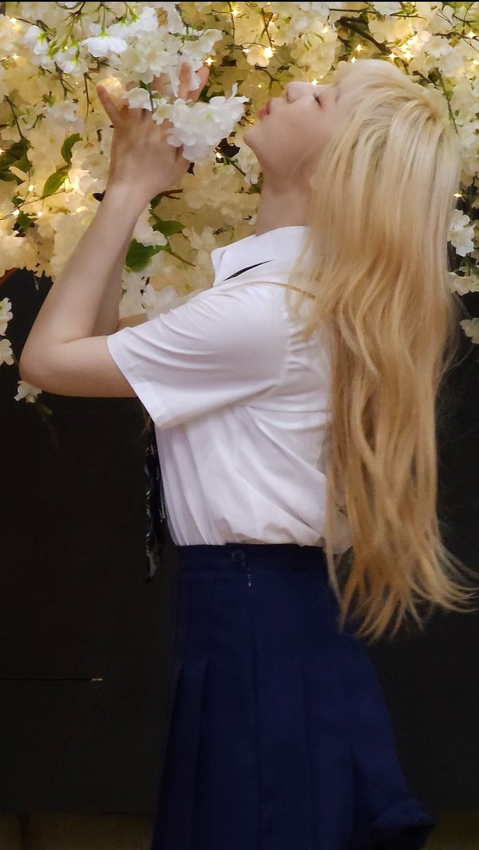 230603 이채연 교복 팬사인회 팬싸

#이채연 #LEECHAEYEON #OverTheMoon
#KNOCK #IZONE #여니왔어요 #팬싸