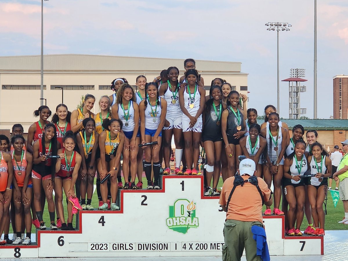 #LakotaEastTF Girls 4x200m relay of Katlyn Pham, Mikayla Chandler, Ivy Smith & Lena James brings home bronze medals (3rd place) 🥉🥉🥉🥉 at the #OHSAA #Division1 #StateChampionship meet in a time of 1:39.72 FROM LANE 1!🔥🔥🔥🔥 Way to go ladies! @LakotaEastAD @EAST_HAWKS
