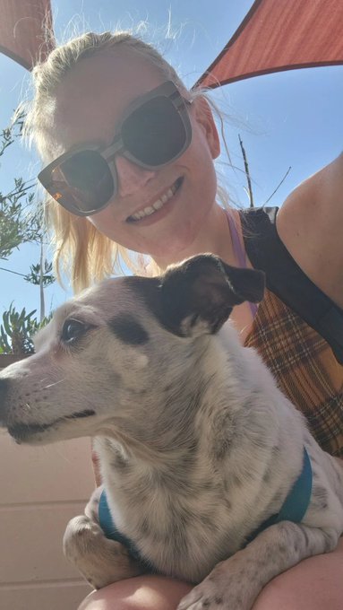 Spent the afternoon at the beach with my two favorites Riley 🐾 and @jaguar_kitty https://t.co/mhcQm2