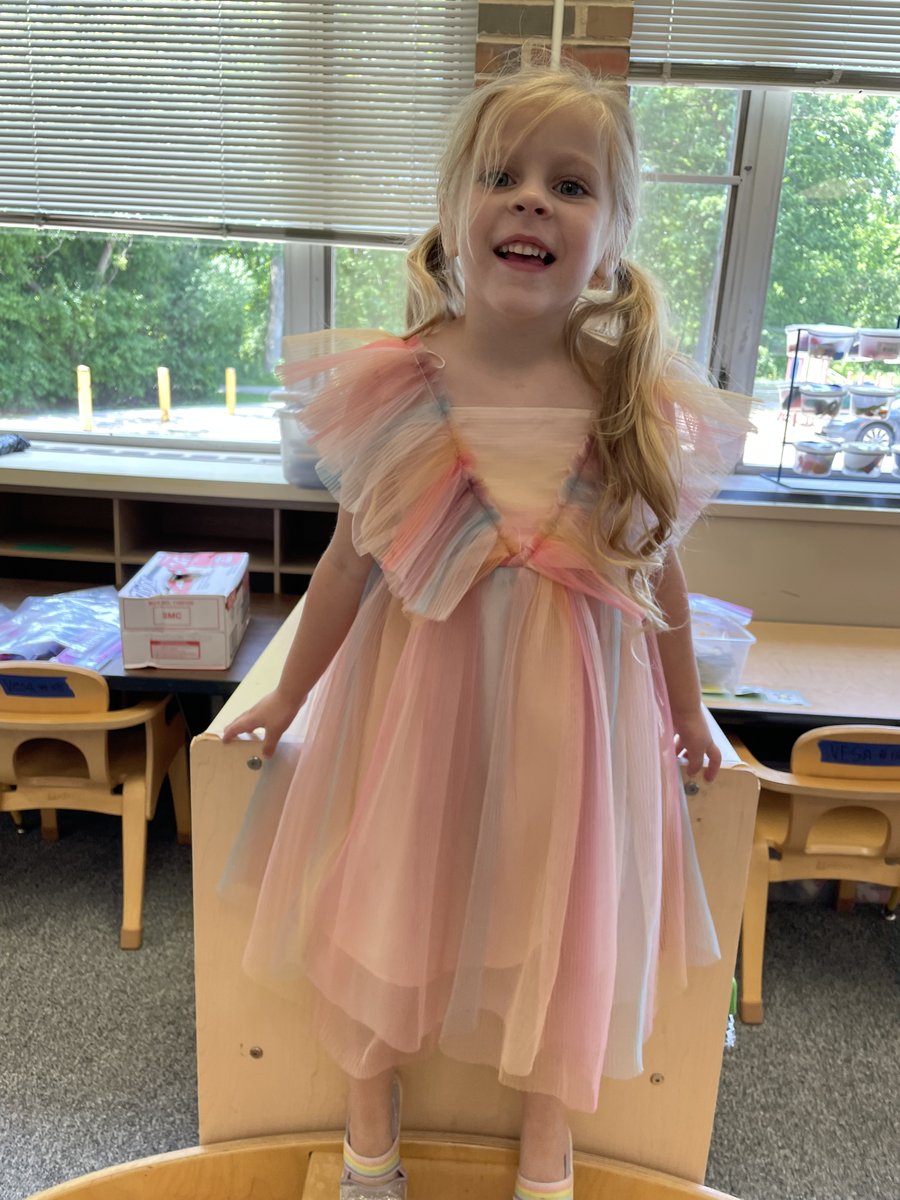 MrsVesaM's tweet photo. Why I love teaching! #112teachers #112leads @GreenBaySchool https://t.co/nVDlhsIxir