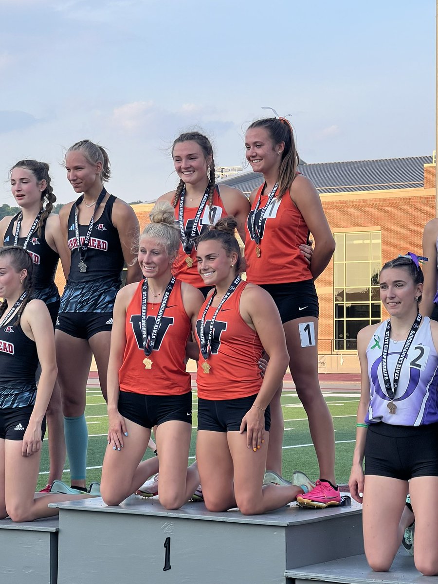 West De Pere claims the Division 1 State Title in the girls’ 4x400 with a time of 3:52.53 #wiaatrack