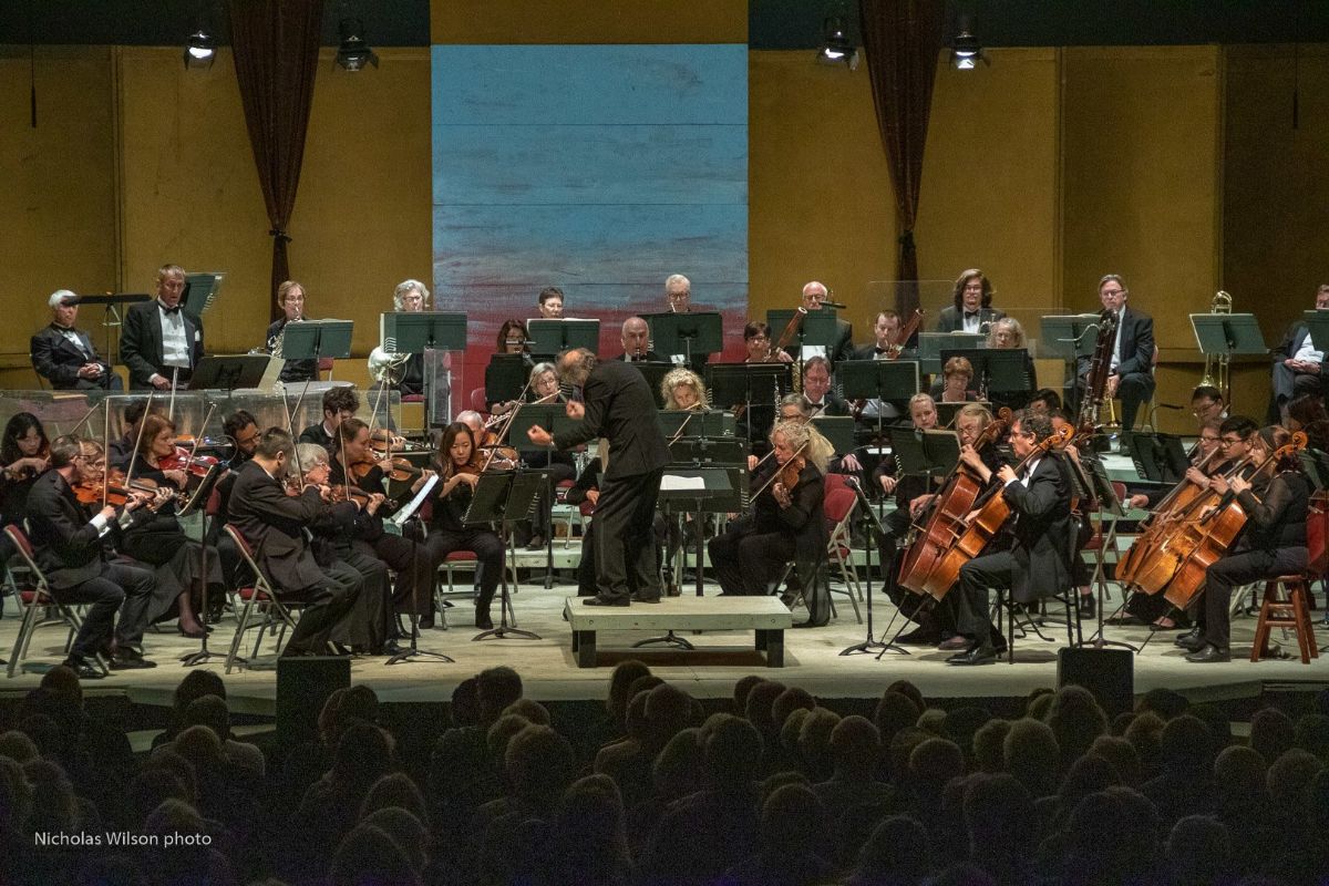 MendocinoMusic's tweet photo. Can you host a Festival musician? The generosity of 80+ local families who offer housing for the Festival's orchestra members, big band players, and opera singers is an essential ingredient of the Festival. Guest room, granny unit, RV; days or weeks  - https://t.co/jsfKDSXFbk https://t.co/NqEQuoHixL