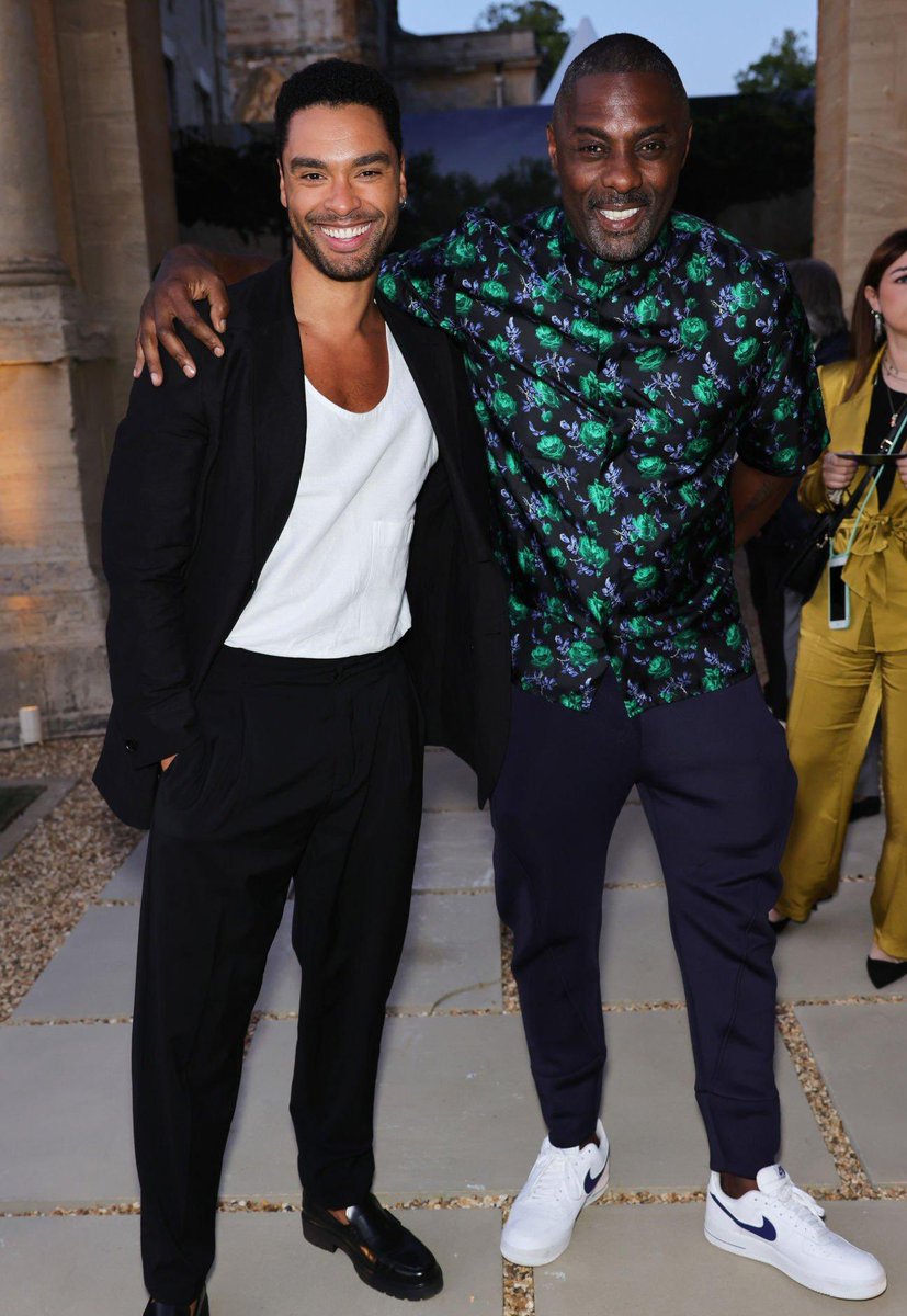 Regé-Jean Page and Idris Elba attend the unveiling of RH England, The Gallery at the Historic Aynhoe Park, today in Banbury 🤩🇬🇧🔥
#IdrisElba #RegeJeanPage #RH #RestorationHardware #England
📸: Dave Benett