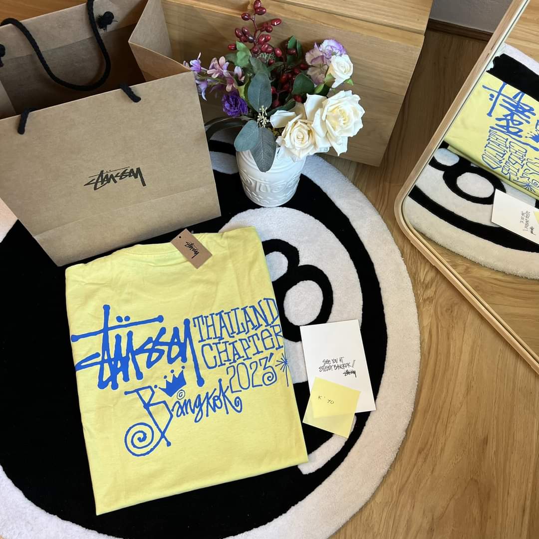 Stüssy, the 🇺🇲 surfwear fashion brand from Orange County, CA, will soon open a store in Bangkok at Central Embassy, Floor 2, on 8 June 2023, at 10.00 AM. They'll be releasing a special edition Stüssy Bangkok T-shirt that won't be sold anywhere else.

facebook.com/stussybangkok