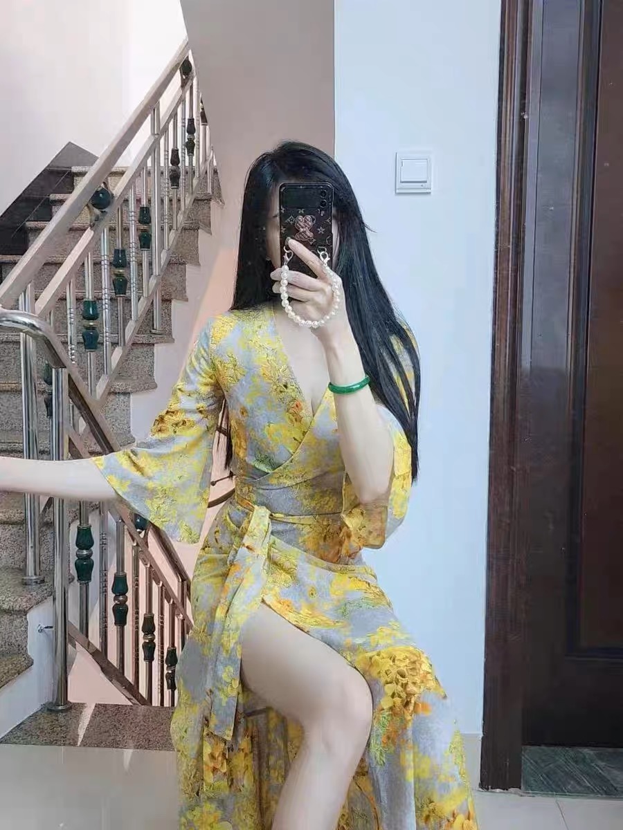 抖音上超级火的黄色战袍我买来啦！穿给你们看！ https://t.co/g2PzMfgvUC