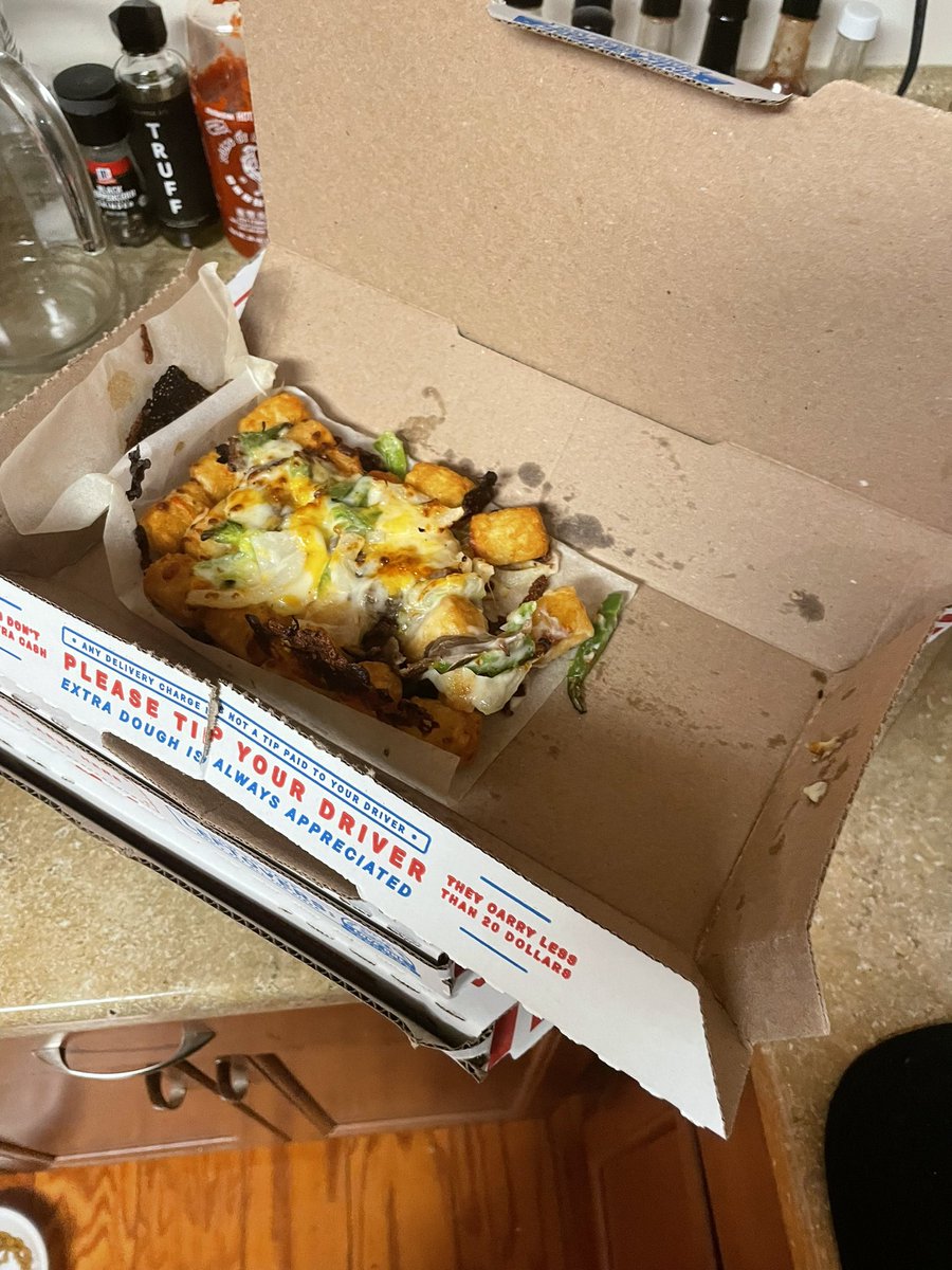 Ajvansa's tweet photo. Really @dominos. This was a scam. Not ordering that again… https://t.co/DSIb15pWeH