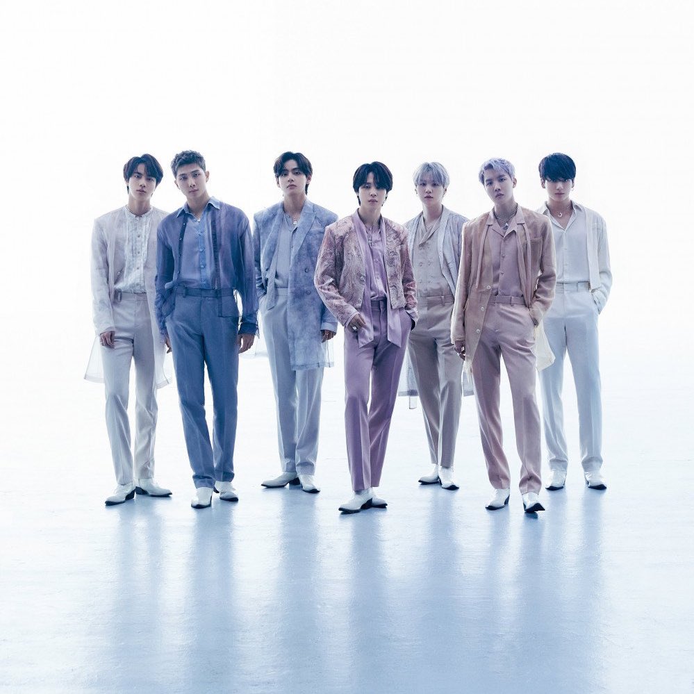 BTSxBRAZIL's tweet photo. O produtor Pdogg disse que precisamos aguardar a mensagem do @BTS_twt que será lançada para o Ato 2!

"Quando os membros se reunirem novamente, a maioria deles estará na casa dos 30 anos. Aguardem outra mensagem do #BTS que abriu o segundo ato para o mundo." (cr.btschartsdailys) https://t.co/zYOO5Bu40T