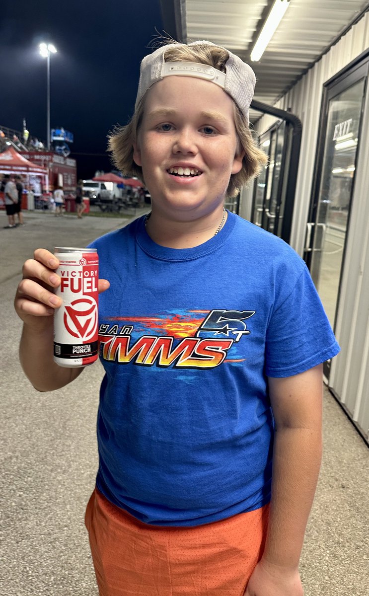 Sammy supporting @Drink_Victory and cheering for  @Timms5T to bring home the big money at St. Francois raceway for the Queens Royal tonight!
#fuelyourvictory