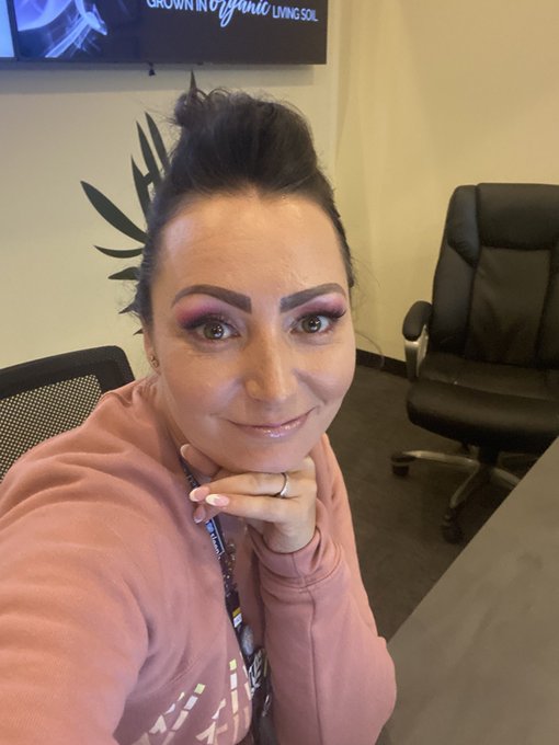 Bored at work tonight &hellip; I&rsquo;ve been told to post more about myself and everyday life.. soo here I am..