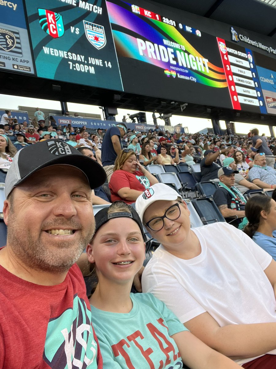 Pride Night at the @thekccurrent game!
#kcbaby