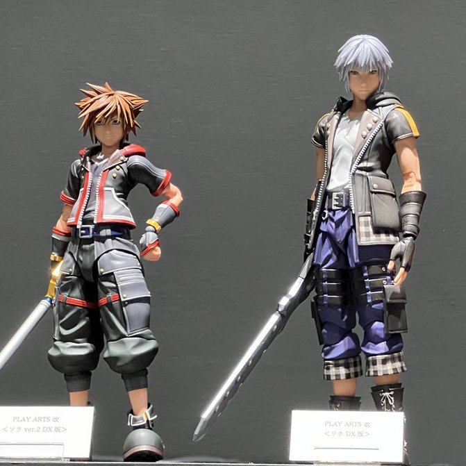 kingdom hearts iii・❥・sora & riku play arts figure revealed in the kh20th anniversary event【ソラとリク】