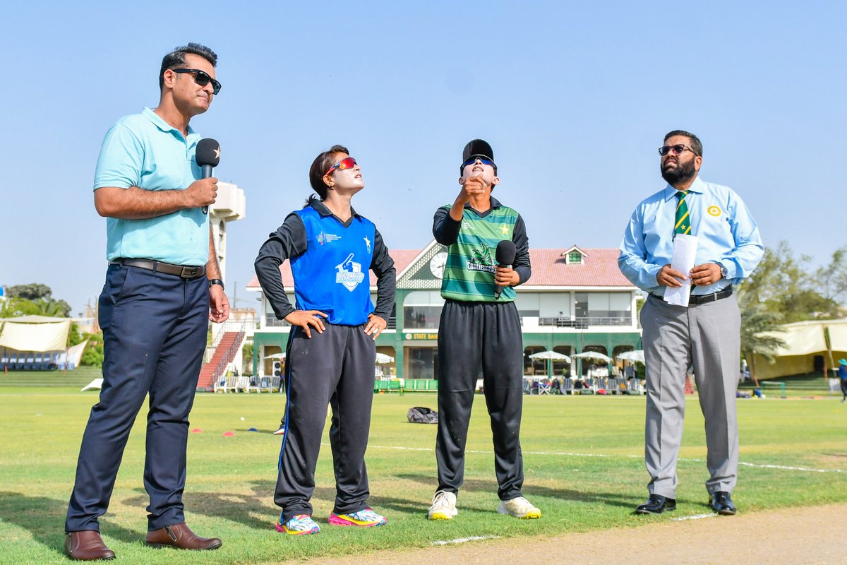 🪙 Dynamites win the toss and elect to bat first in the final of the Pakistan Cup Women's Cricket Tournament 🏏

Watch Live: youtube.com/live/GPGUPFYgm…

#BackOurGirls