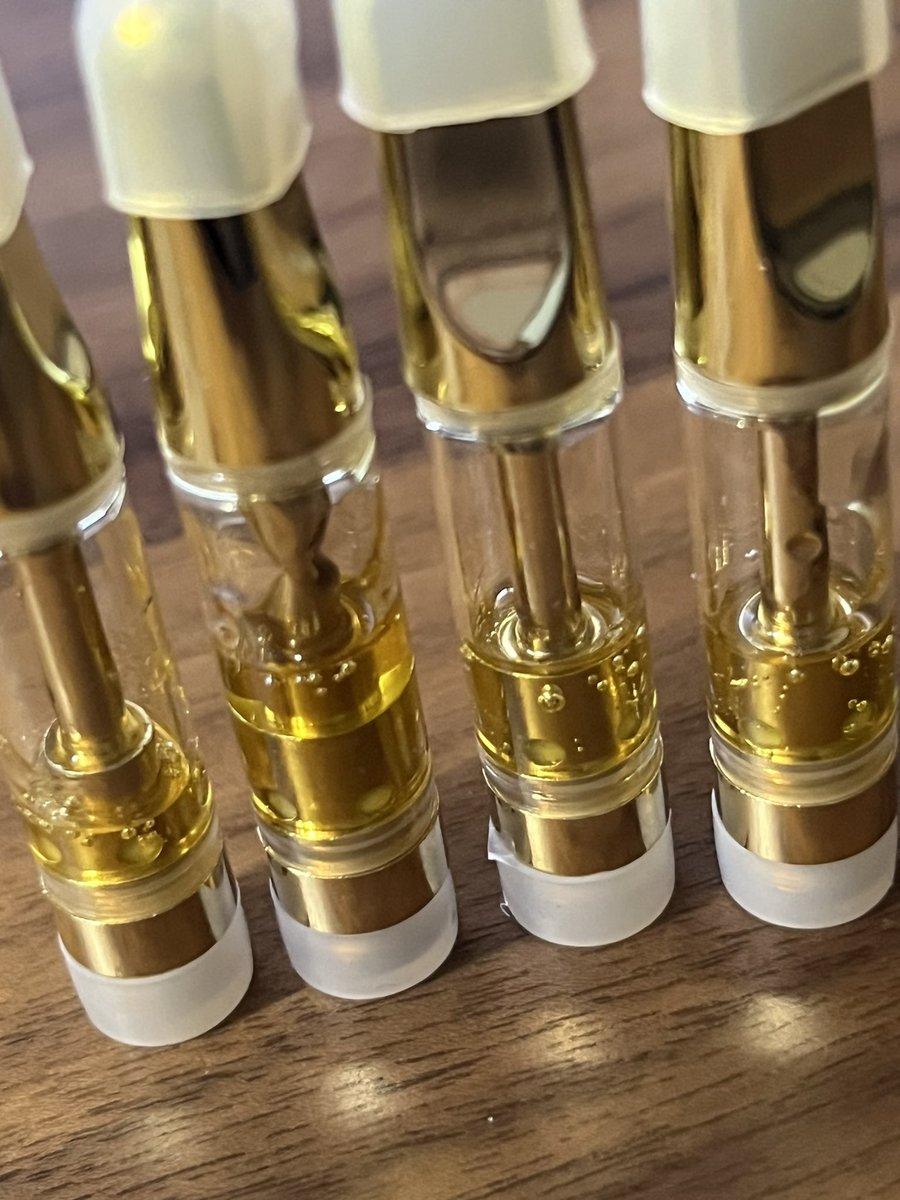 HHCH70% 
super bubba kush 
0.2ml〜0.5ml

発売前に無料でお渡ししますのでレビューしてくれる方募集します🙏

1本ずつで4名様にお願いします。

体感強いので慣れてる方,
THCHとの比較ができる方だとよりありがたいです🙇‍♀️

してくださる方はリプライください！
4名以上いた場合選ばせていただきます