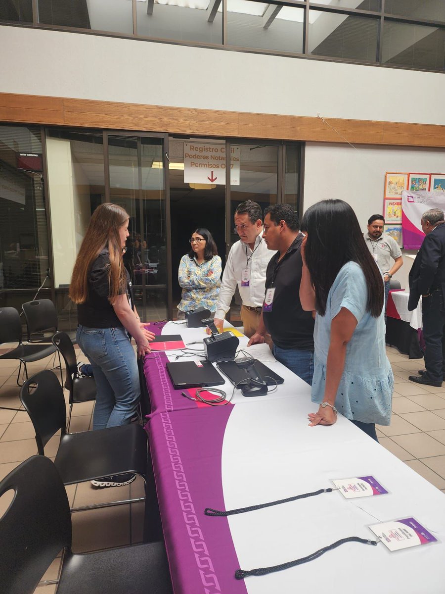 Listo el equipo INE con mexicanas y mexicanos residentes en el extranjero para recibirles mañana en la Mesa Receptora de Votación del Consulado General de México en Dallas. <a href="/ConsulMexDal/">ConsulMexDal</a> 

#Elecciones2023MX