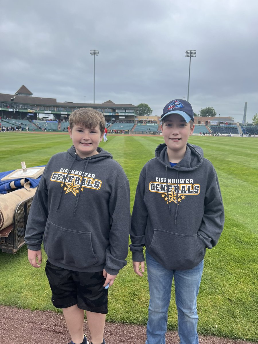 stacy_holst's tweet photo. “Most Improved Students” @DDE_Lupo 
Great night at the BlueClaws Game! https://t.co/QEXzNURWn9
