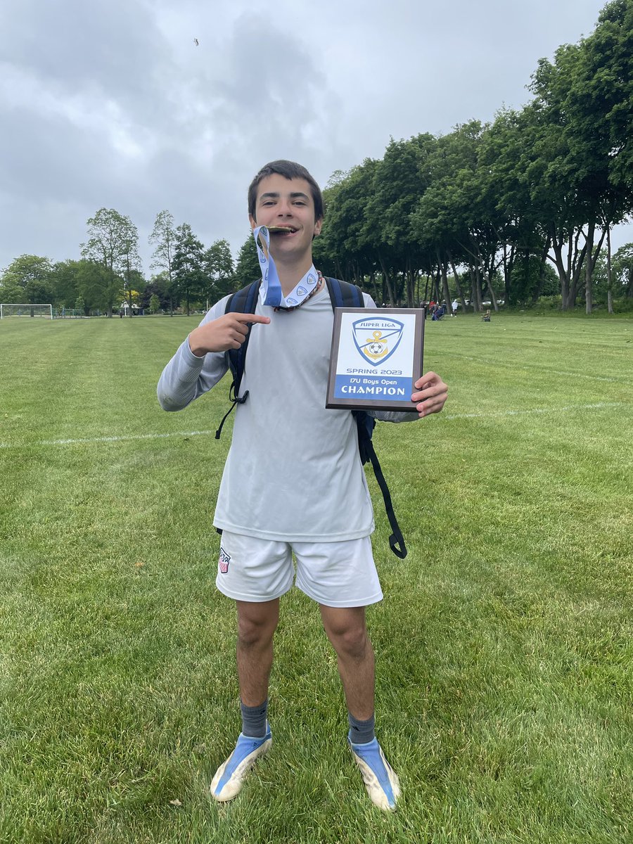 mrgow_513's tweet image. RI Super Liga U17 State Champs! Congrats goalie! @andrew_algowva