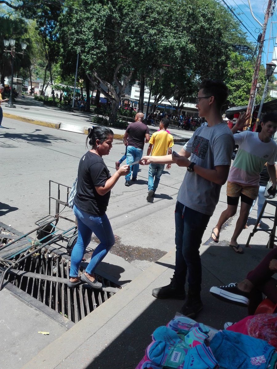 Hoy 03/06/23 parte de La Juvenil del Partido Acción Democratica en Resistencia Seccional Carúpano, realizó un Volanteo en apoyó a nuestro Candidato a las Primarias <a href="/prospericarlos/">Carlos M. Prosperi</a> para lograr el Triunfo y llegue la ProsperidAD a VENEZUELA <a href="/PieroMaroun/">Piero Maroun</a> <a href="/edgargarcia7/">Edgar Garcia Peña</a> <a href="/EvelynPintoD/">Evelyn Pinto</a>