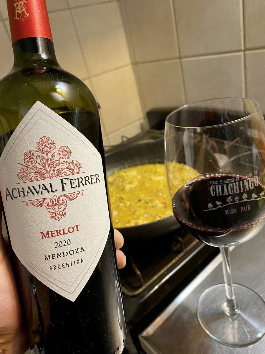 Arroz con azafrán y un misil en mi placard <a href="/soldadosmerlot/">#SoldadosDelMerlot</a> ❤️🚀