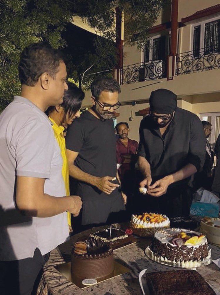 Darling #Prabhas at Prashant Neel Birthday 🤩

#HBDPrashanthNeel Garu