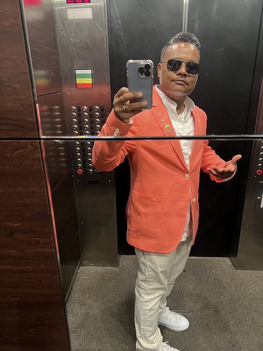 MichaelBJordan's tweet image. Please help me congratulate @jacksonglidden for her well-deserved win tonight at @beardfoundation’s media awards, and our fellow nominee @GastronomyBlog. And thank you Atlanta and beyond for all the good energy leading up to tonight! Trust me: I didn’t lose. 😎 Also peep the drip