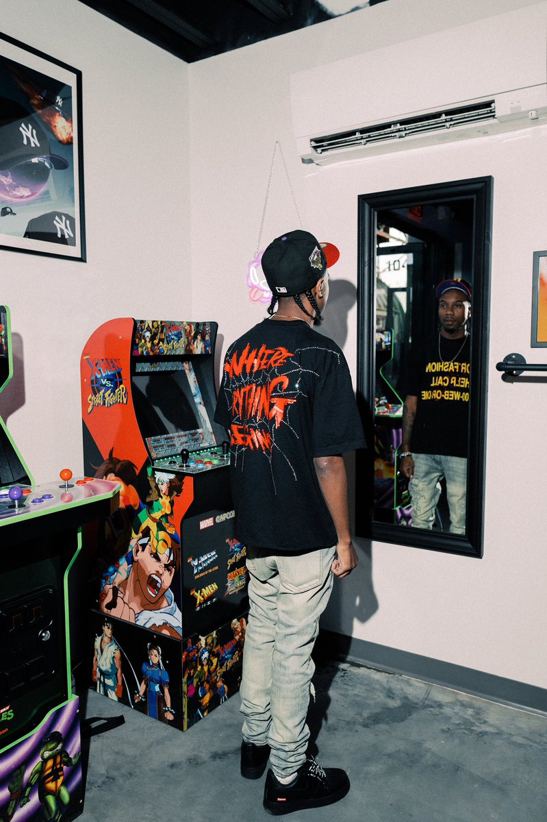 Ogsw4vy's tweet photo. Man, I’m trying to see the hardest N**** out where the mirror at https://t.co/cQelPIr0Jm