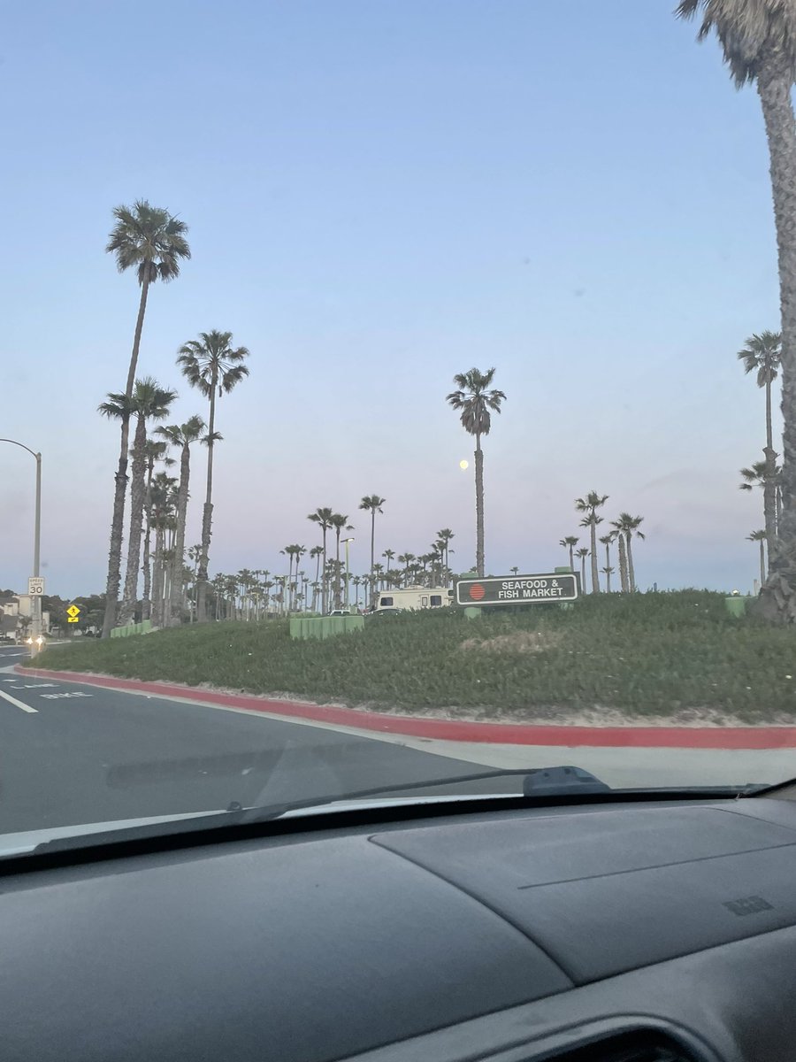 Lupita🌙 tweet media