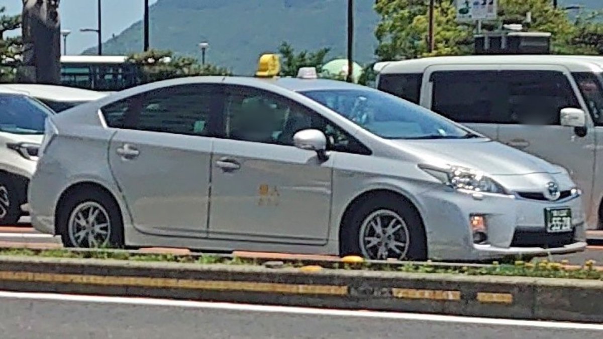 バスタクGZ on Twitter "トヨタ プリウス 個人タクシー ナンバー デザイン 標準カラー 車体ｻｲｽﾞ 小型 運用状況 現役 撮影場所 高松市 撮影日 2023年6月3日"
