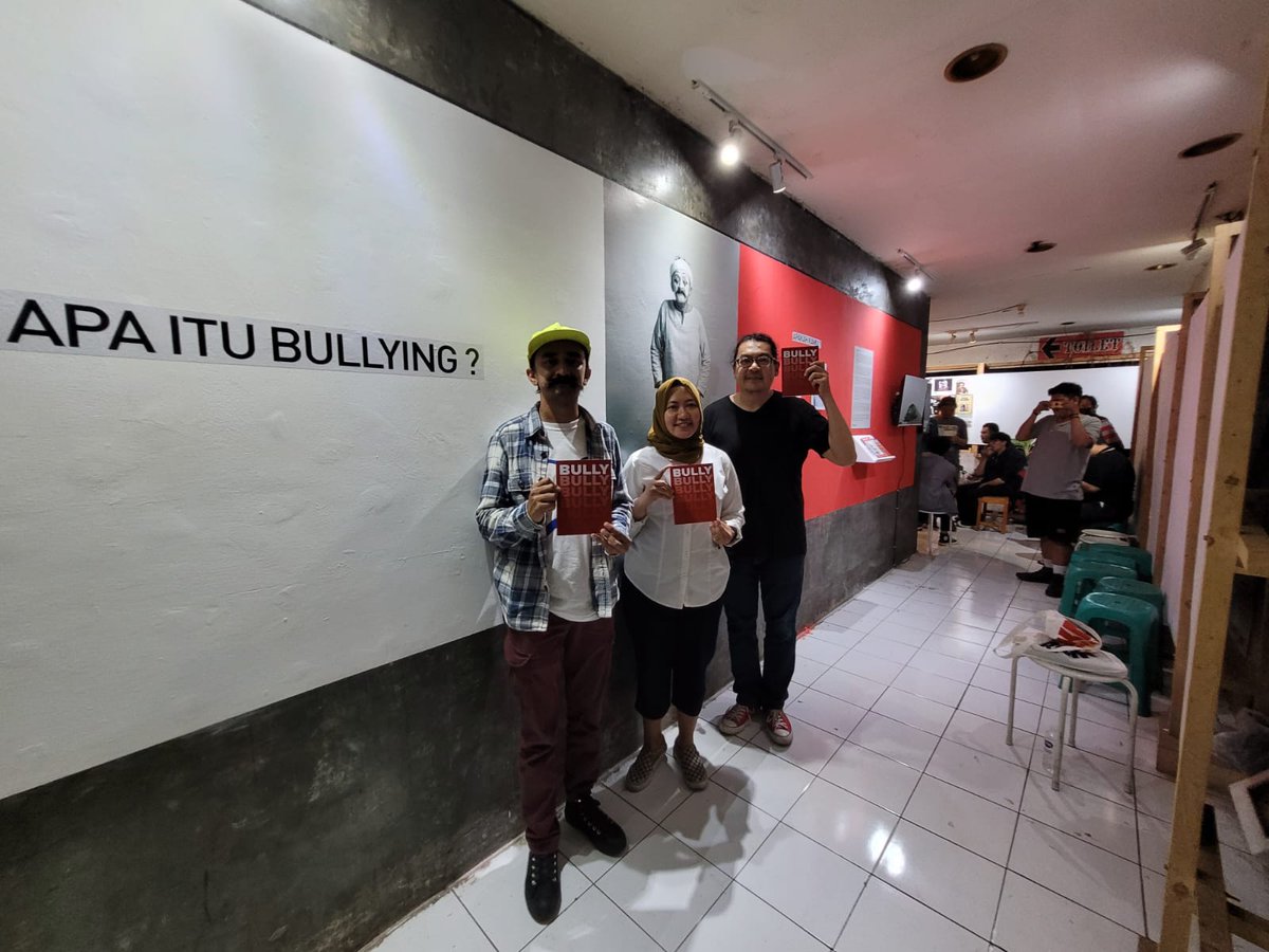 Launching dan pameran buku foto bully red raws center #photobook #bully #bullying #galerifotorwd
