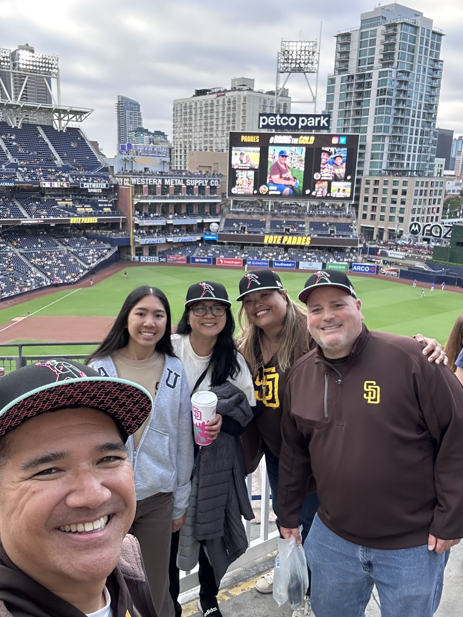 Ha-Seung Kim hat night at @PetcoPark !  Go @Padres 

#BringTheGold #FriarFaithful #PadresFriends #LetsGoPadres