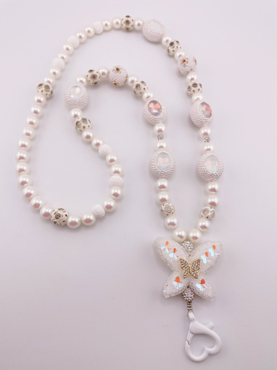 Aili527's tweet image. Rhinestone with butterfly 🦋, pearl crossbody #phonecharm Gorgeous!🌟👍🏻
#diy #phonechain #craft #bead #pearl #rhinestone