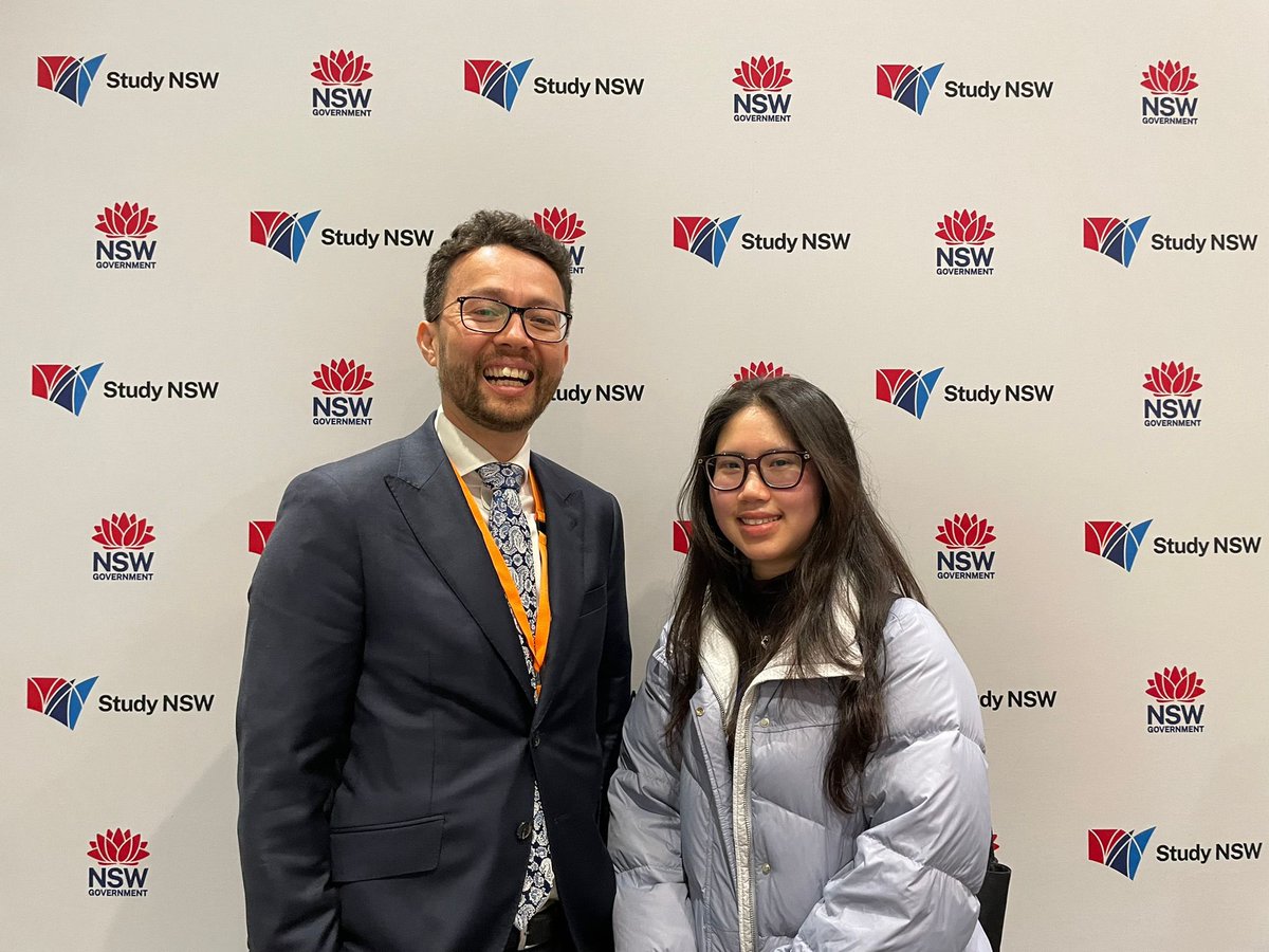 AnhThuPhan13's tweet photo. Talking with Toshi, International Education and STUDY NSW Director, he said that the event was a great chance for international students to connect with peers and employers. #uowtv #uow #uowcreative #STUDYNSW https://t.co/LT01q1zcud