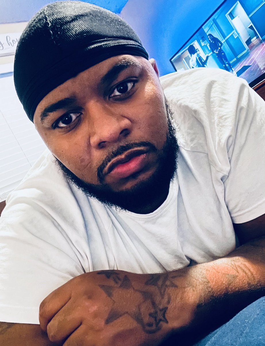 varius2real's tweet image. A chilled night for me #movies #solovibes #singleman