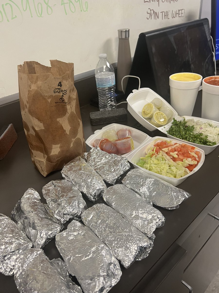 Yesterdays escalation, today’s celebration. 👏🏼 Local business owner from Jaliscos stopped by today to bless us with some of their best known tacos as a thank you for a smooth experience. 🌮🤩 TY Colby for providing white glove exp ⭐️ @AntwanEavesATT @luzvargas93 @JeremiahSchmit5