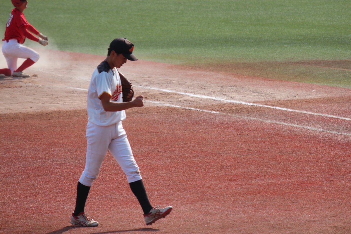 2023 5.31 入れ替え戦
vs名古屋学院大学②

名学|000002000|2
愛教|10101103×|7

投)野呂→鵜飼→瀧本
捕)岩垣

入れ替え戦2戦目、初回に幸先よく1点を奪うと、その後も3回に主将･岩垣のタイムリーで追加点を奪う。先発の野呂は6回２失点と試合を作り、その後も鵜飼、瀧本が抑えて勝利を収めた。