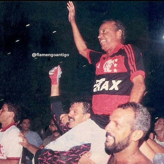 Mestre Carlinhos diria - Aproveita o domingo sem Flamengo pra descansar. Segunda-feira começa tudo de novo.