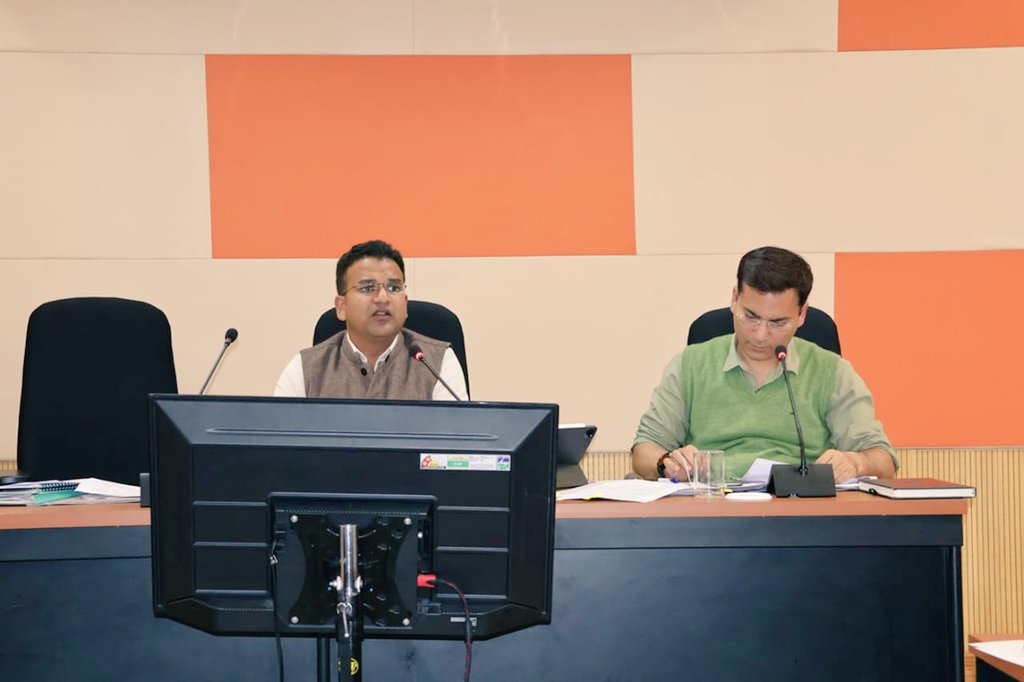 DcKangra's tweet photo. Efficiency in administration meeting held with all departments and SDMs. Sub division wise status of major developmental, tourism &amp; welfare works reviewed along with the status of FCA/FRA cases. https://t.co/WgSDImMiwl