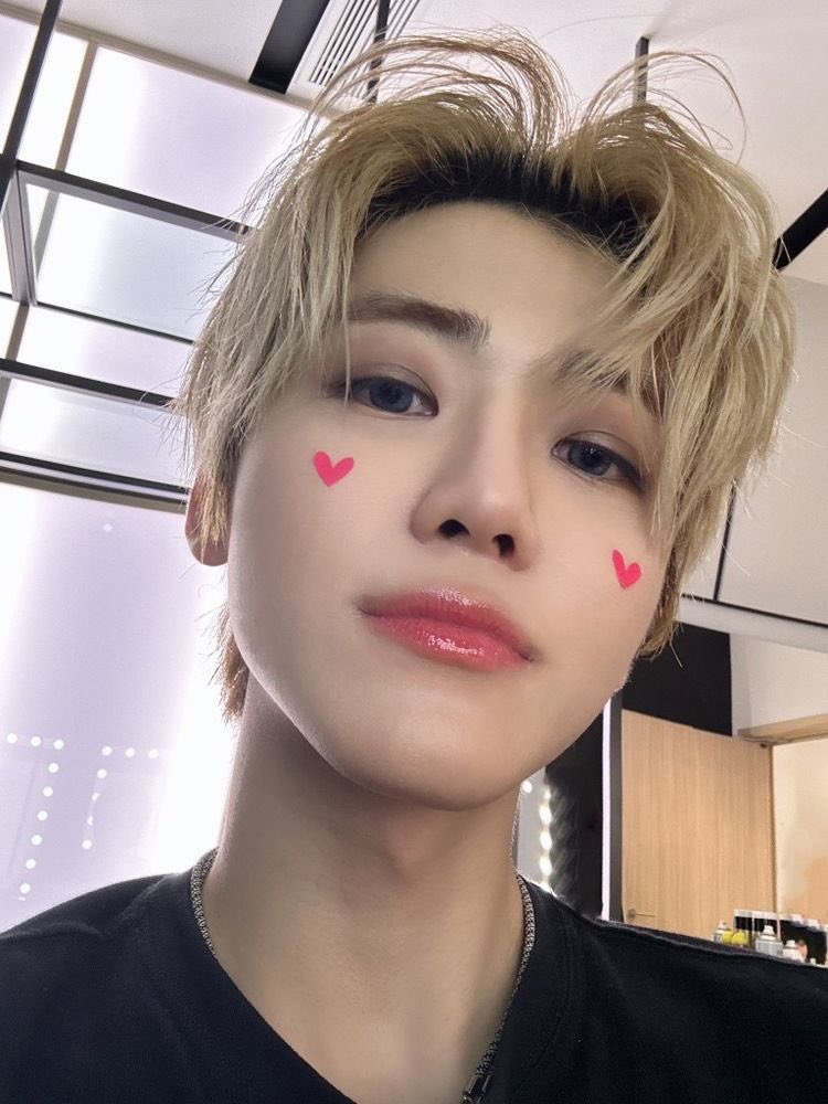 yujaeluver's tweet photo. i think it would actually kill him to not be a babygirl princess the way he is. like that’s his natural state https://t.co/htsZ5bwVtw